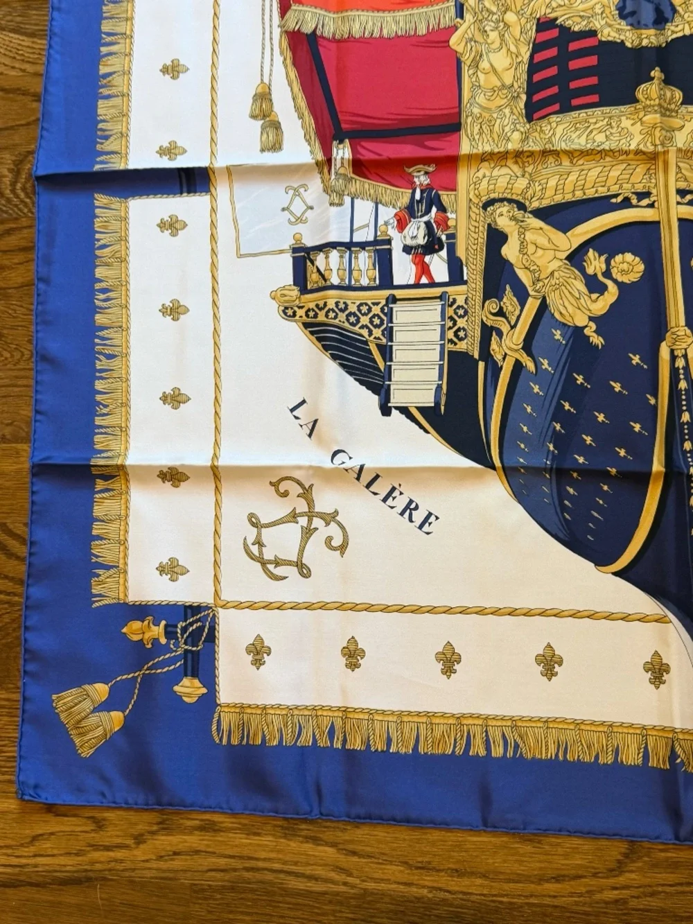 VINTAGE Hermes Scarf "Vue Du Carrosse De La Galere La Reale" Silk Carré 90 - Picture 6 of 8